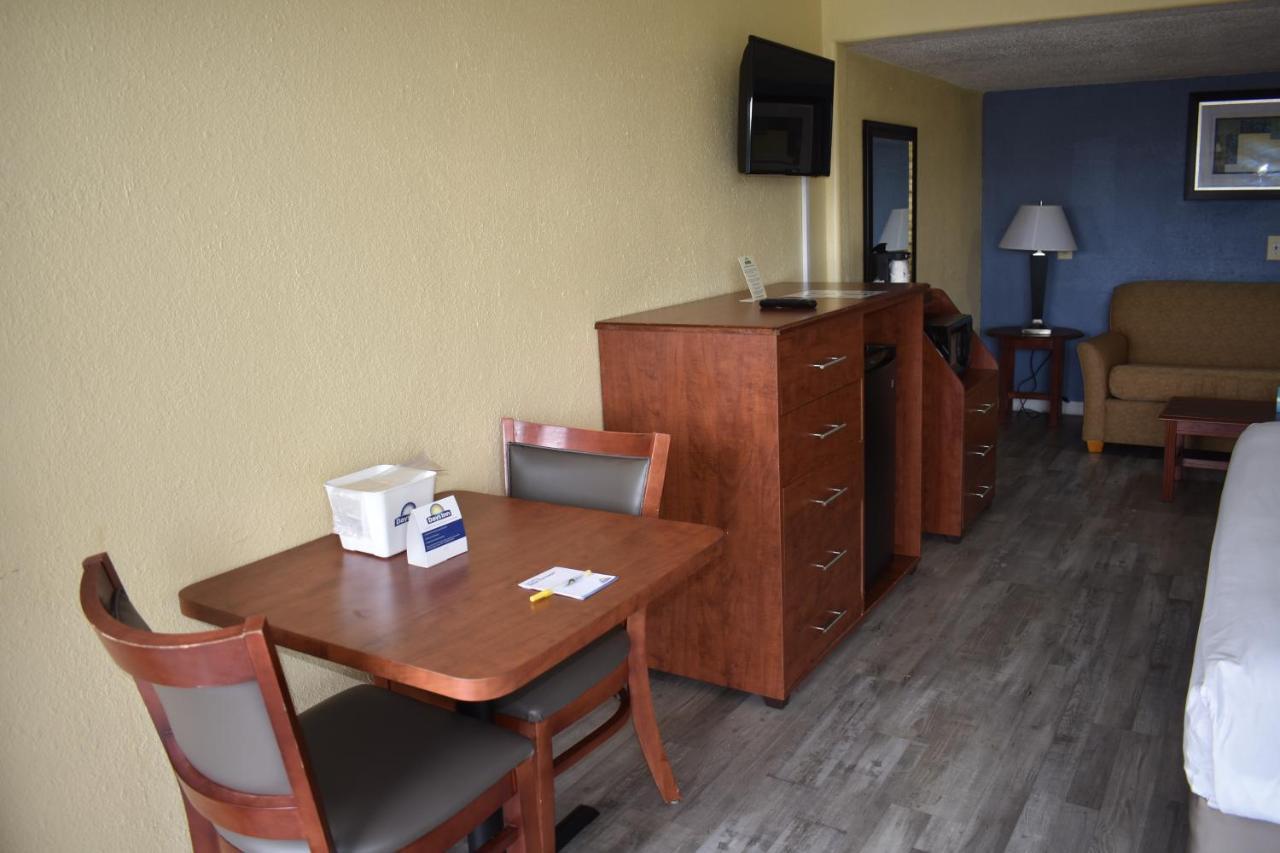 Days Inn By Wyndham Wildwood I-75 Zewnętrze zdjęcie