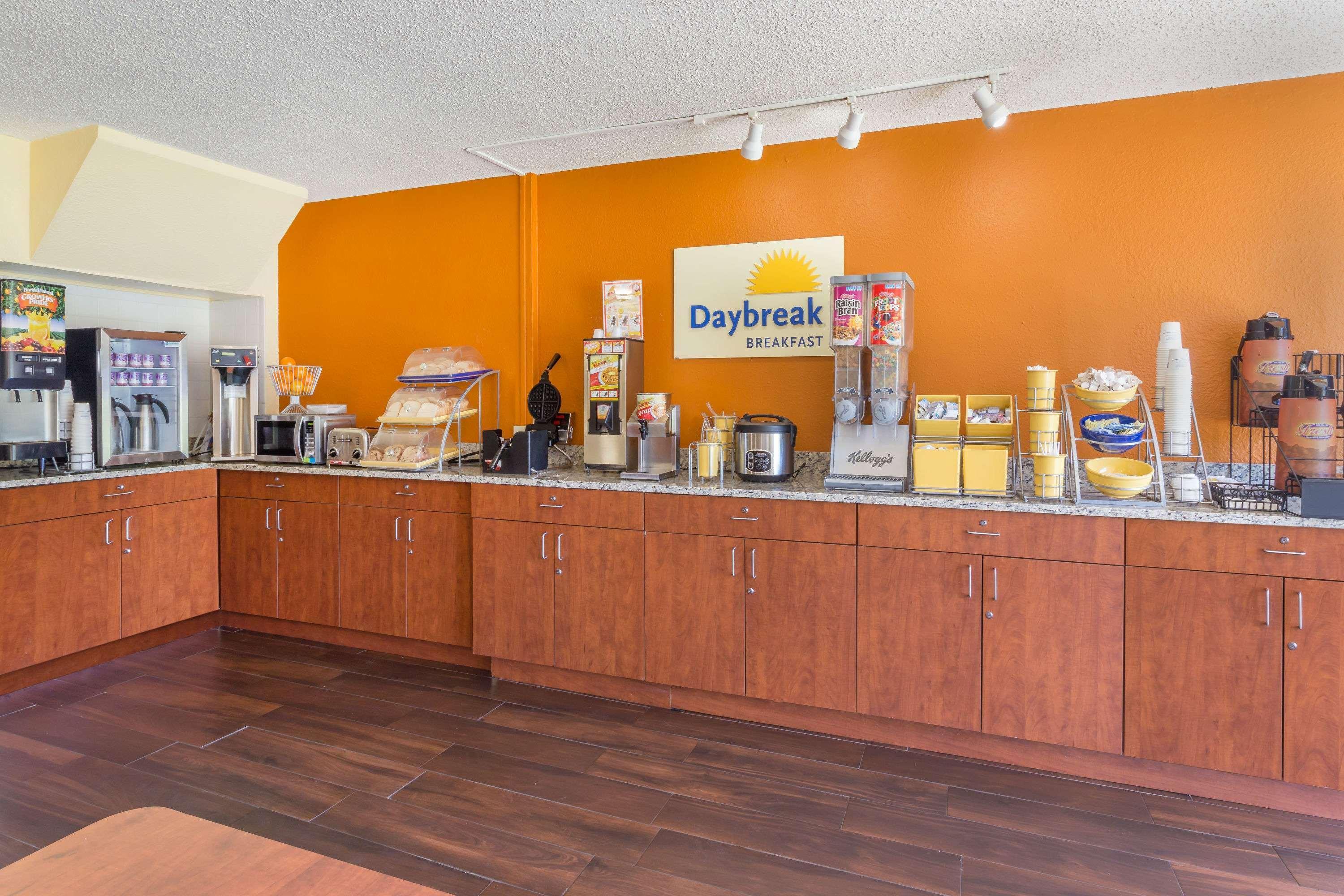 Days Inn By Wyndham Wildwood I-75 Zewnętrze zdjęcie